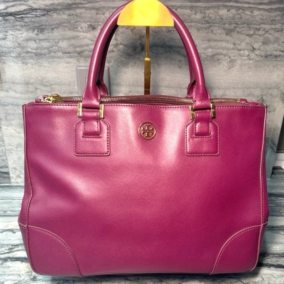 Tory Burch Handbags - 🚫SOLD Tory Burch Robinson Double Zip Tote